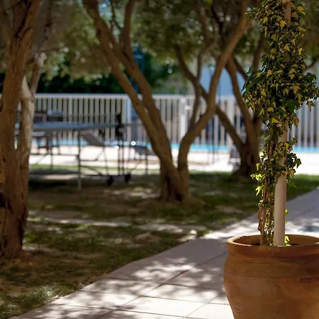 Le Leukos Апарт-отель Лёкат