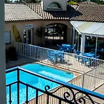 Le Leukos Aparthotel 2*