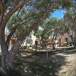 Le Leukos 2* Лёкат