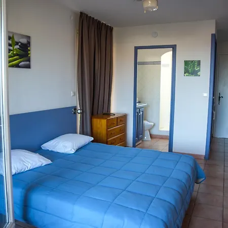 Le Leukos Apart-hotel 2*
