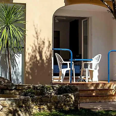 Le Leukos Aparthotel