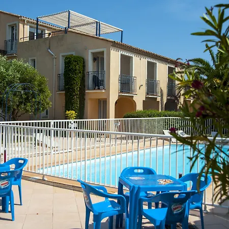 Le Leukos Aparthotel 2*