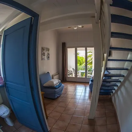 Le Leukos Aparthotel 2*