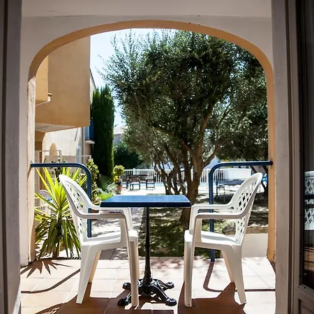 Le Leukos Aparthotel 2*